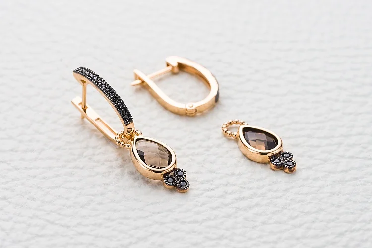 Серьги-трансформеры из красного золота с 2 раухтопазами и 6 фианитами