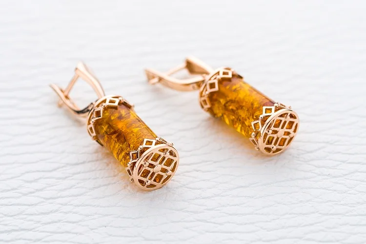 Серьги из красного золота с янтарём