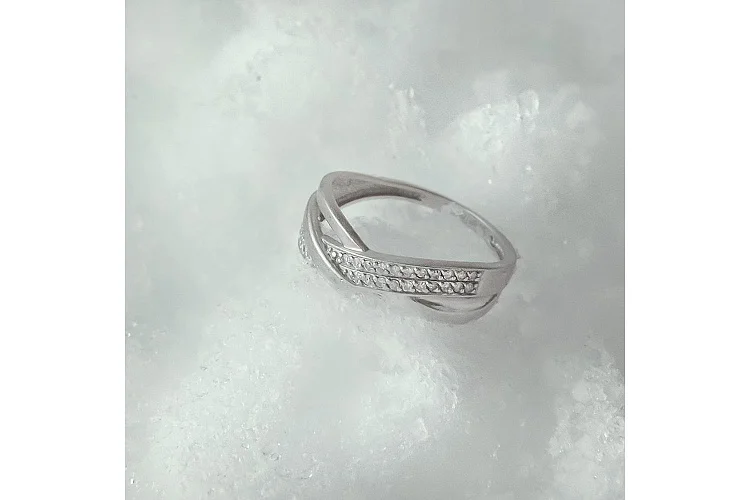 Кольцо из белого золота с 31 бриллиантами