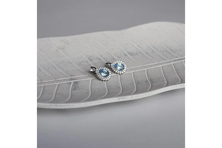 Серьги из белого золота с 2 топазами swiss и 76 фианитами