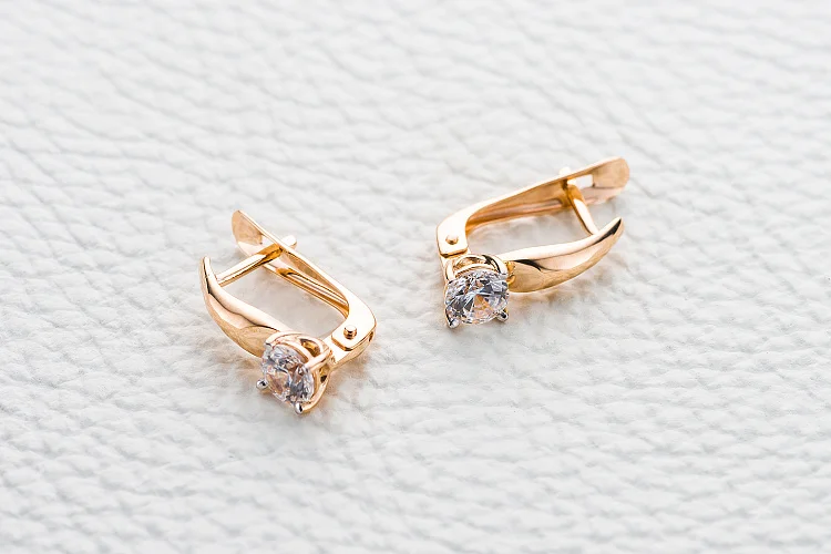 Серьги из красного золота с 2 кристаллами swarovski
