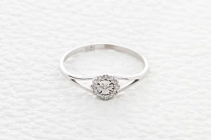 Кольцо Цветок из белого золота с 13 бриллиантами