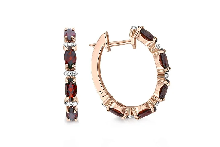 Серьги из красного золота с 10 гранатами и 24 фианитами
