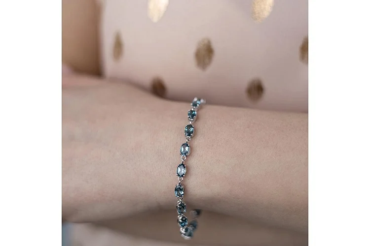 Браслет Дорожка из белого золота с 17 топазами лондон