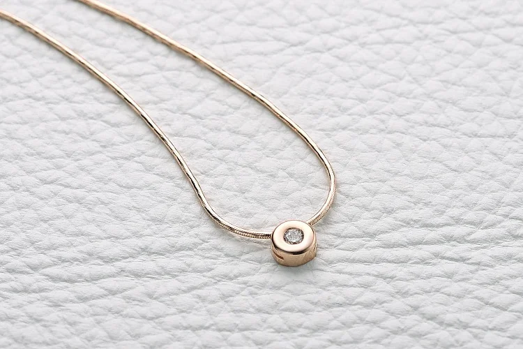 Колье из красного золота с фианитом