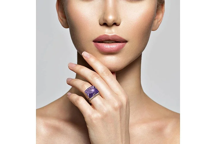 Кольцо из красного золота с аметистом