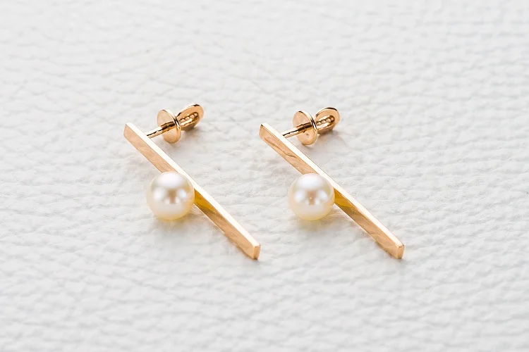 Серьги-пусеты из красного золота с 2 жемчужинами