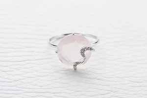 Кольцо из белого золота с кварцем и 7 фианитами