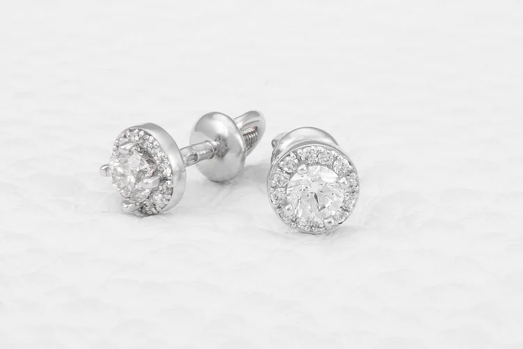 Серьги-пусеты из белого золота с 26 бриллиантами