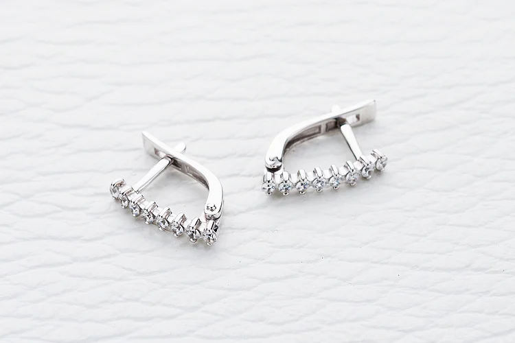 Серьги Дорожки из белого золота с 16 фианитами