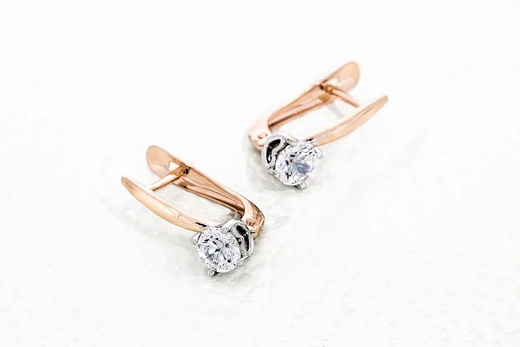 Серьги из красного золота с 2 кристаллами swarovski
