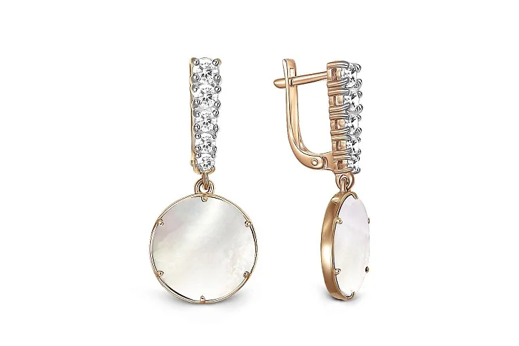 Серьги из красного золота с перламутром и 10 фианитами