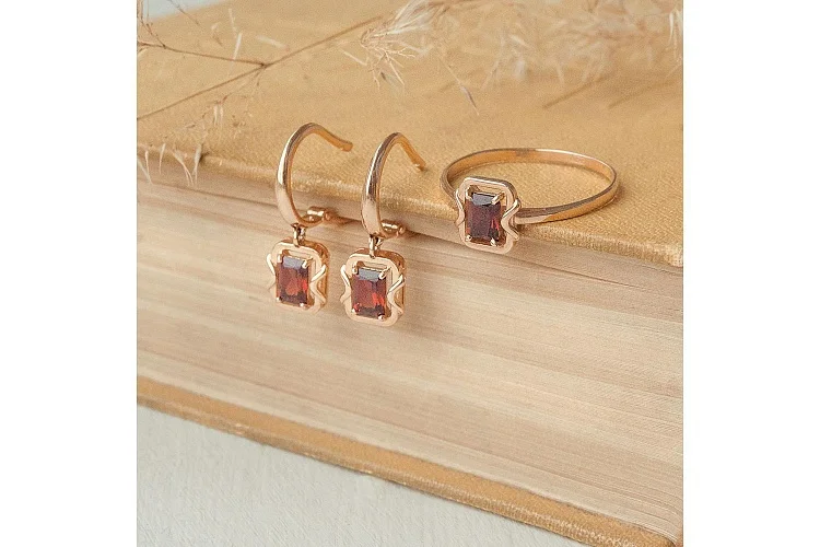 Серьги из красного золота с 2 гранатами