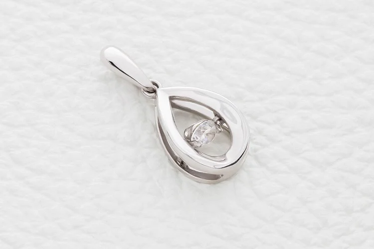 Подвеска из белого золота с фианитом