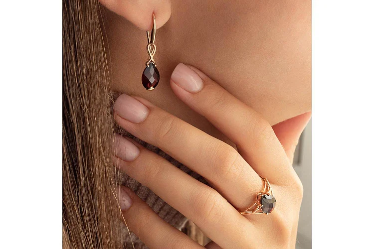 Серьги из красного золота с 2 гранатами