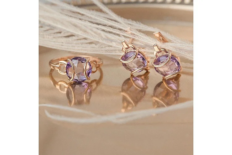 Кольцо из красного золота с аметистом