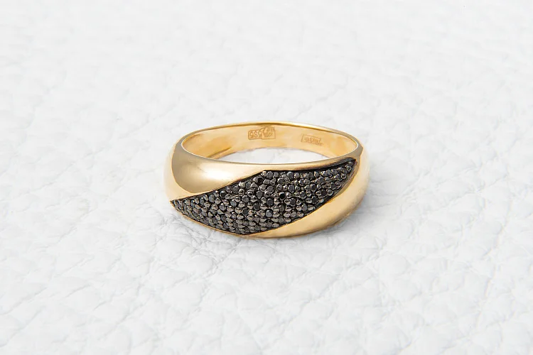 Кольцо из жёлтого золота с 60 бриллиантами