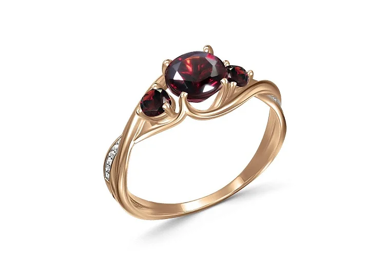 Кольцо из красного золота с 3 гранатами и 10 фианитами