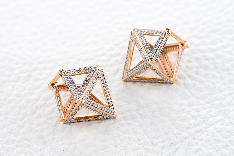 Серьги из красного золота с 444 бриллиантами