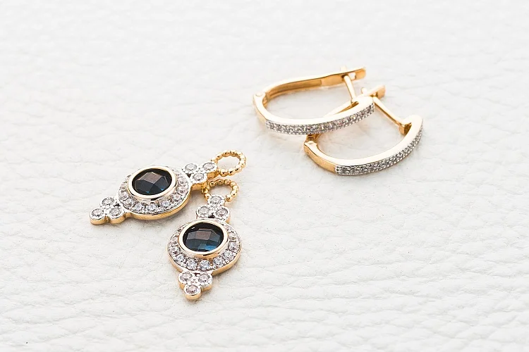 Серьги-трансформеры из красного золота с 2 топазами лондон и 66 фианитами