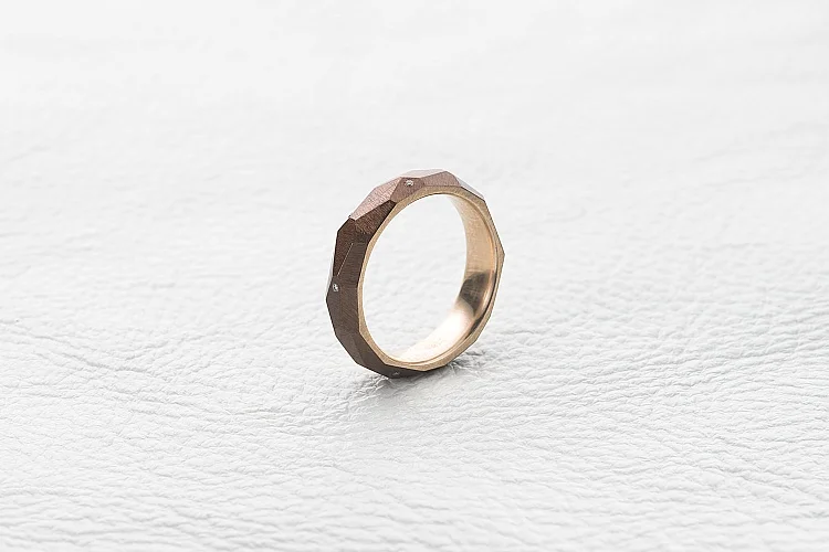 Кольцо из красного золота с 10 бриллиантами