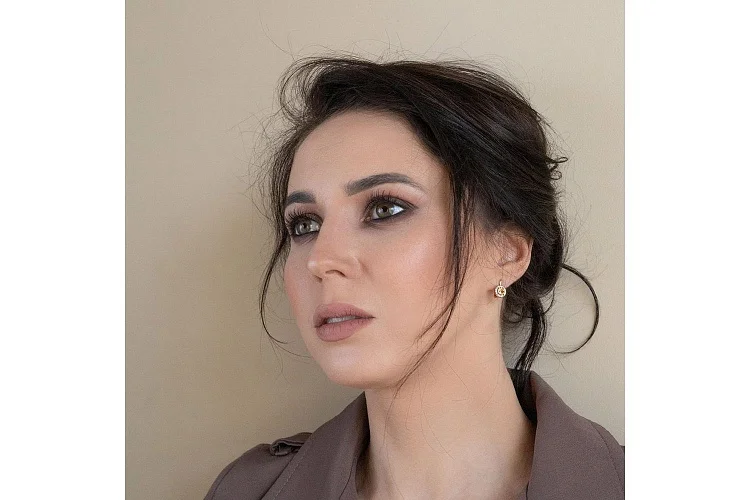 Серьги из красного золота с 2 цитринами и 32 фианитами