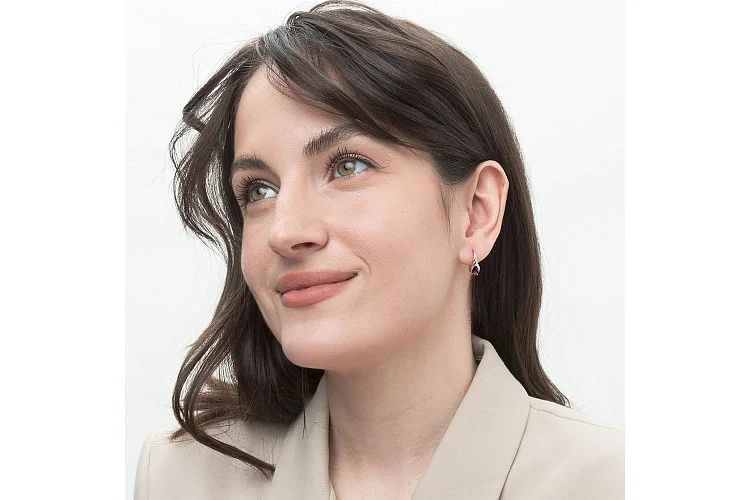 Серьги из красного золота с 2 гранатами и 6 фианитами