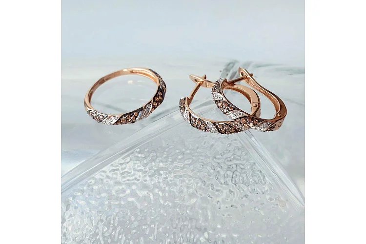 Серьги из красного золота с 82 фианитами