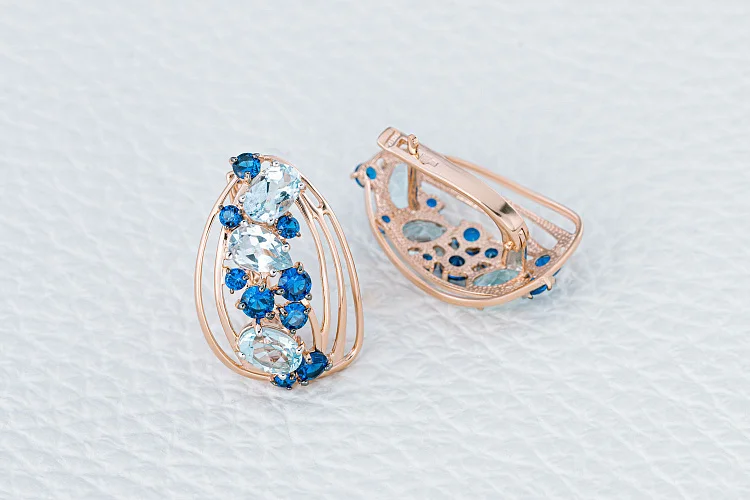 Серьги из красного золота с 6 топазами sky и 18 фианитами