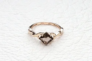 Кольцо из красного золота с раухтопазом