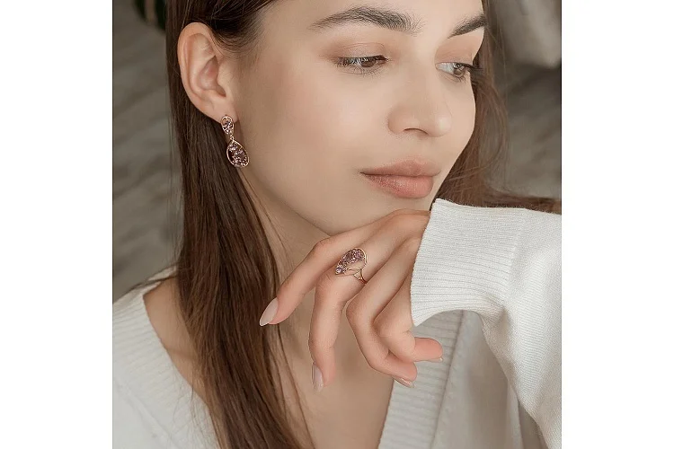 Кольцо из красного золота с 5 аметистами