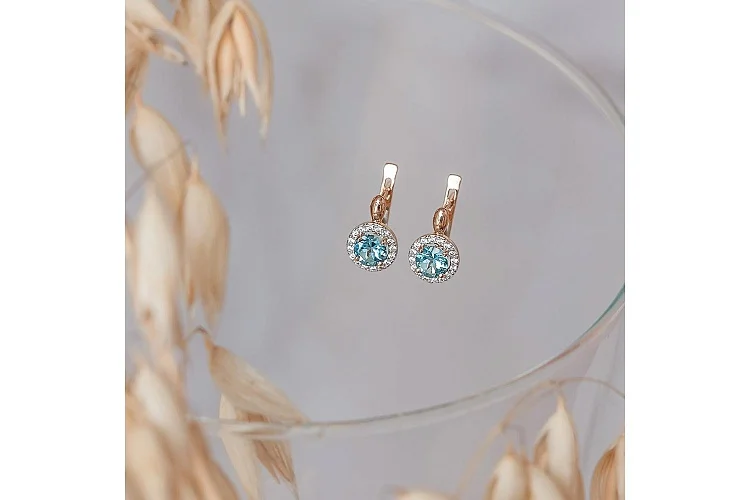 Серьги из красного золота с 2 топазами swiss и 32 фианитами