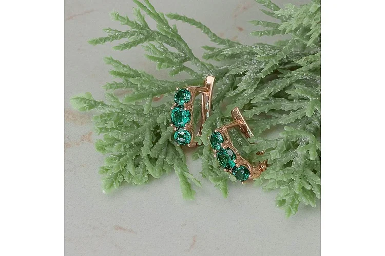 Серьги из красного золота с 6 изумрудами