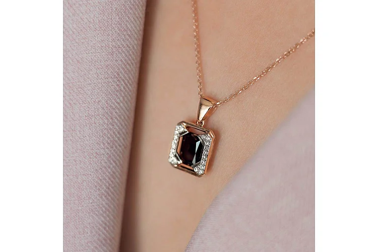 Подвеска из красного золота с раухтопазом и 20 фианитами