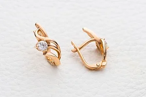 Серьги из красного золота с 2 бриллиантами