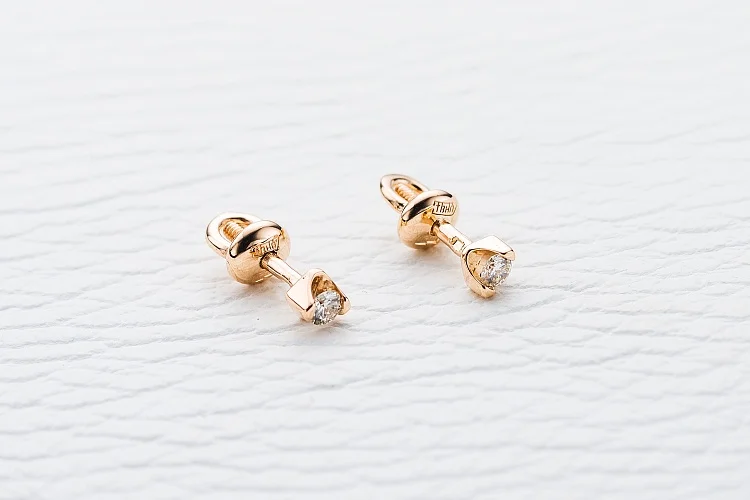 Серьги-пусеты из красного золота с 2 бриллиантами