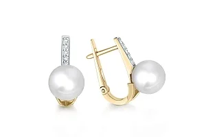 Серьги из жёлтого золота с 2 жемчужинами и 10 фианитами