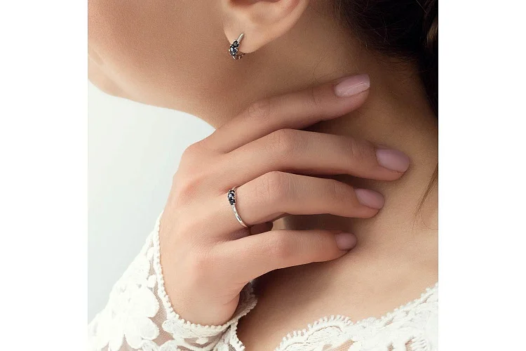 Серьги из белого золота с 6 сапфирами