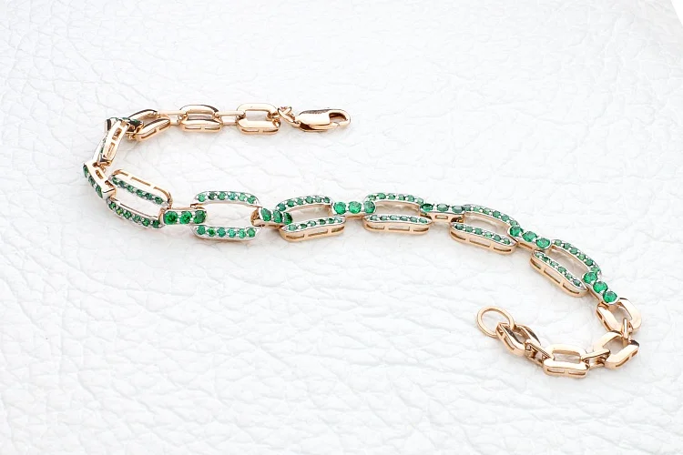 Браслет из красного золота с 108 фианитами