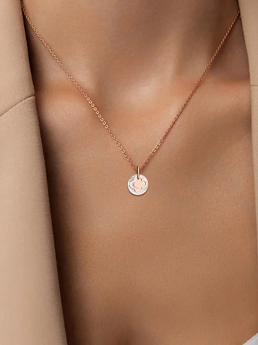 Подвеска Клевер из красного золота с перламутром