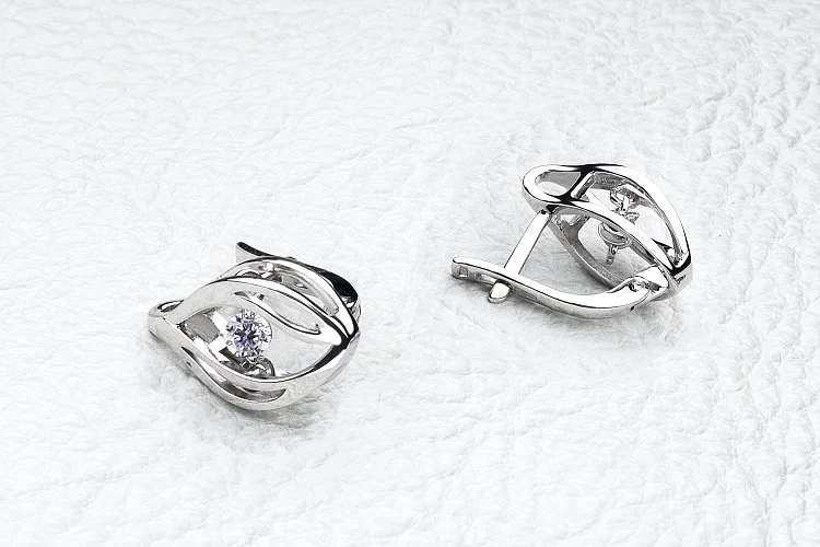 Серьги из белого золота с 2 фианитами