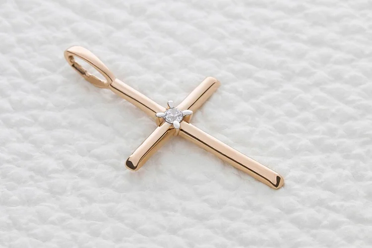Крест из красного золота с фианитом