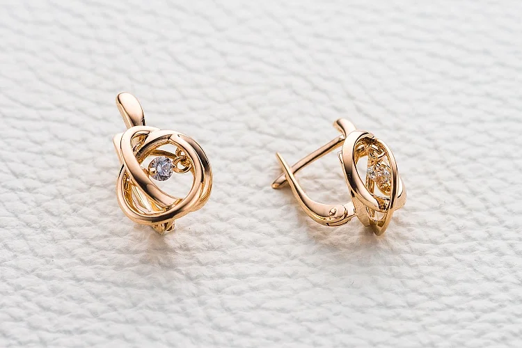 Серьги из красного золота с 2 бриллиантами