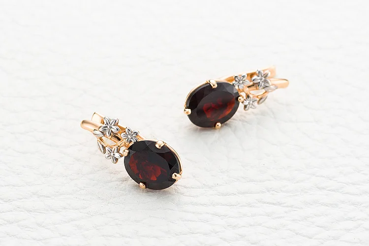 Серьги Цветы из красного золота с 2 гранатами