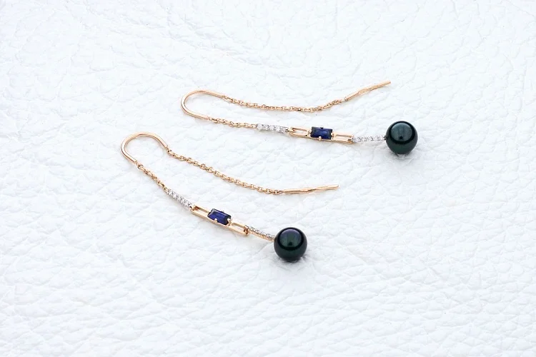 Серьги-продёвки из красного золота с жемчужинами, сапфирами и бриллиантами