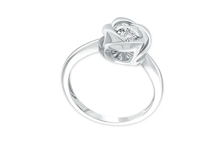 Кольцо из белого золота с бриллиантом