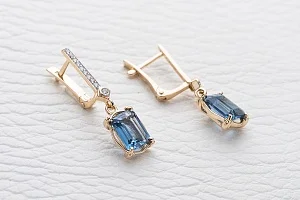 Серьги из красного золота с 2 топазами лондон и 20 фианитами