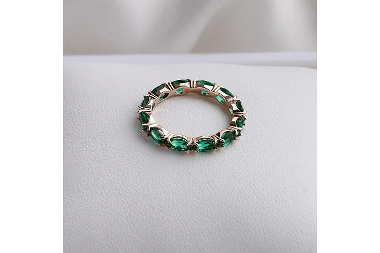 Кольцо Дорожка из красного золота с 12 изумрудами