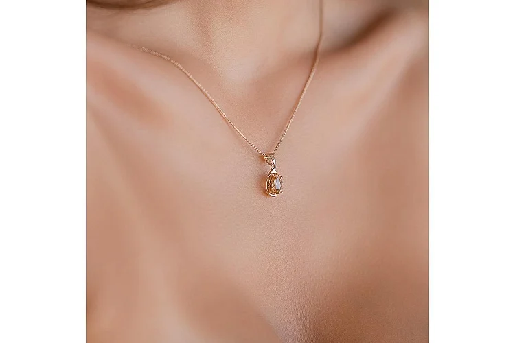 Подвеска из красного золота с цитрином