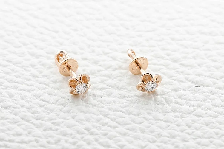 Серьги-пусеты Цветы из красного золота с 2 бриллиантами